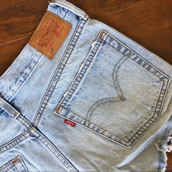 LEVIS 501 Distressed Cut Off Shorts - Picture 3 of 8